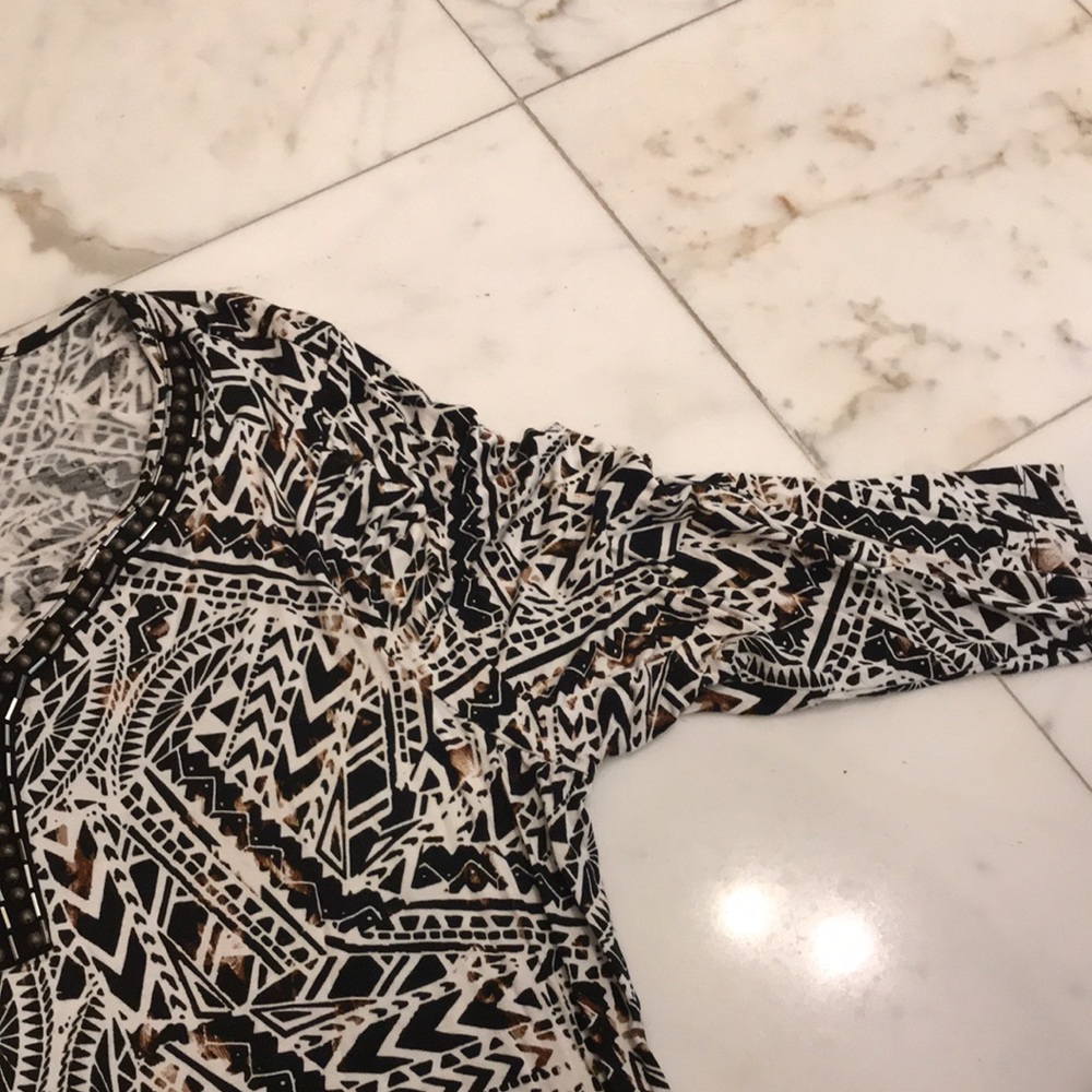 Softest top w hand sewn beads and decor neck area - Picture 7 of 10